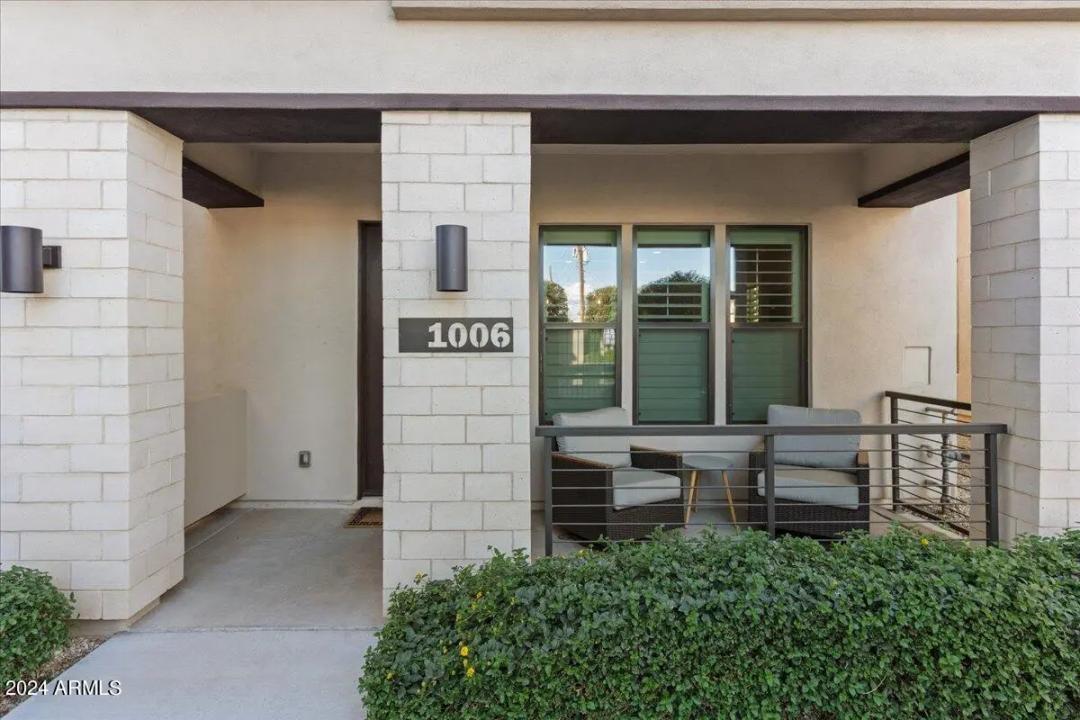 Real Estate Picture 3