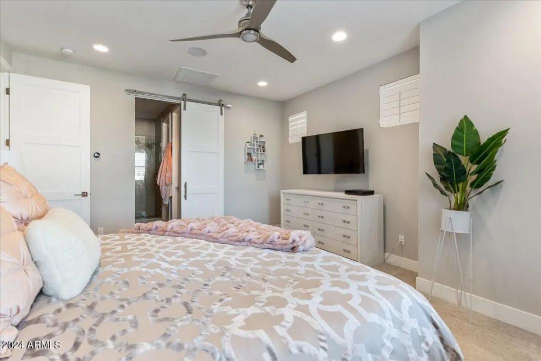 Real Estate Picture 17
