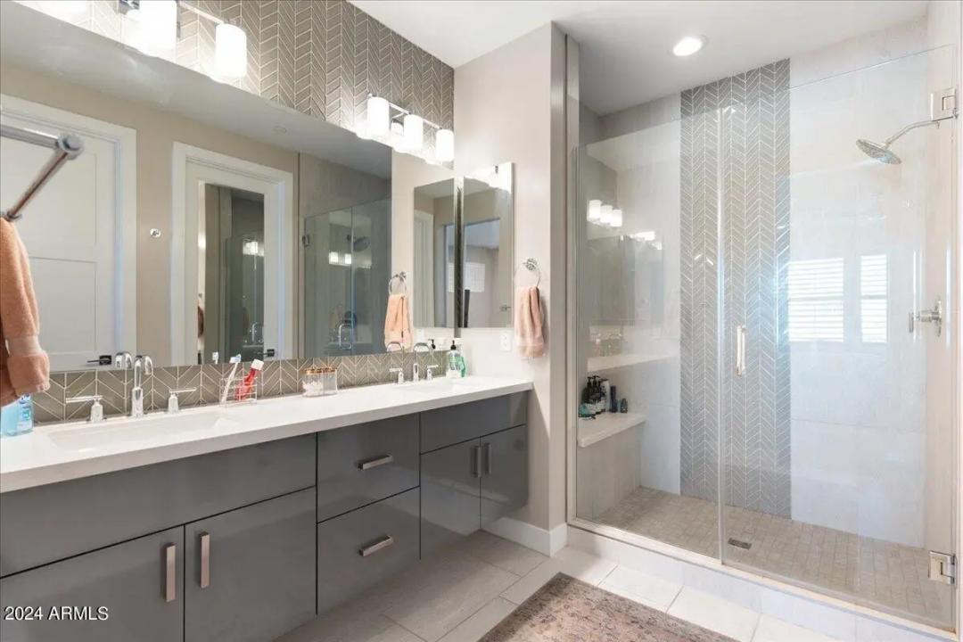 Real Estate Picture 20
