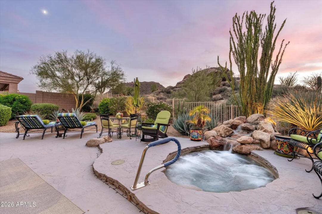 Real Estate Picture 4