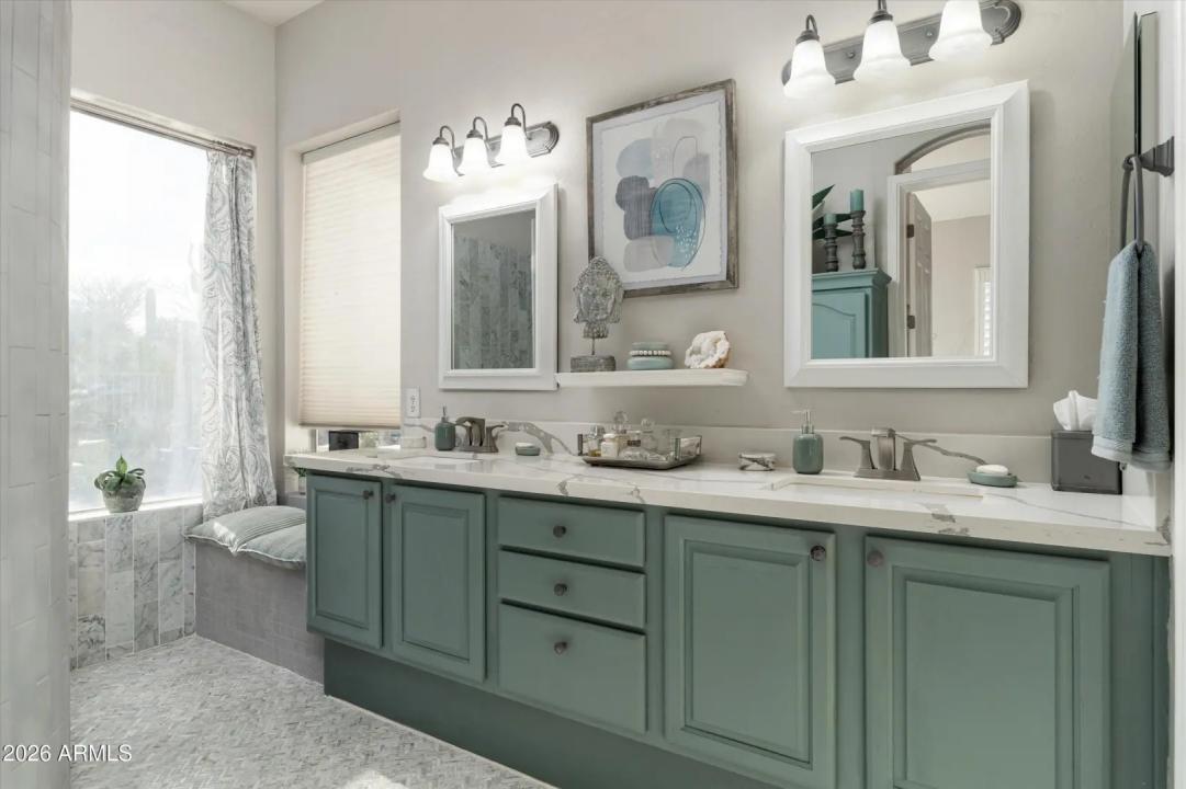 Real Estate Picture 17