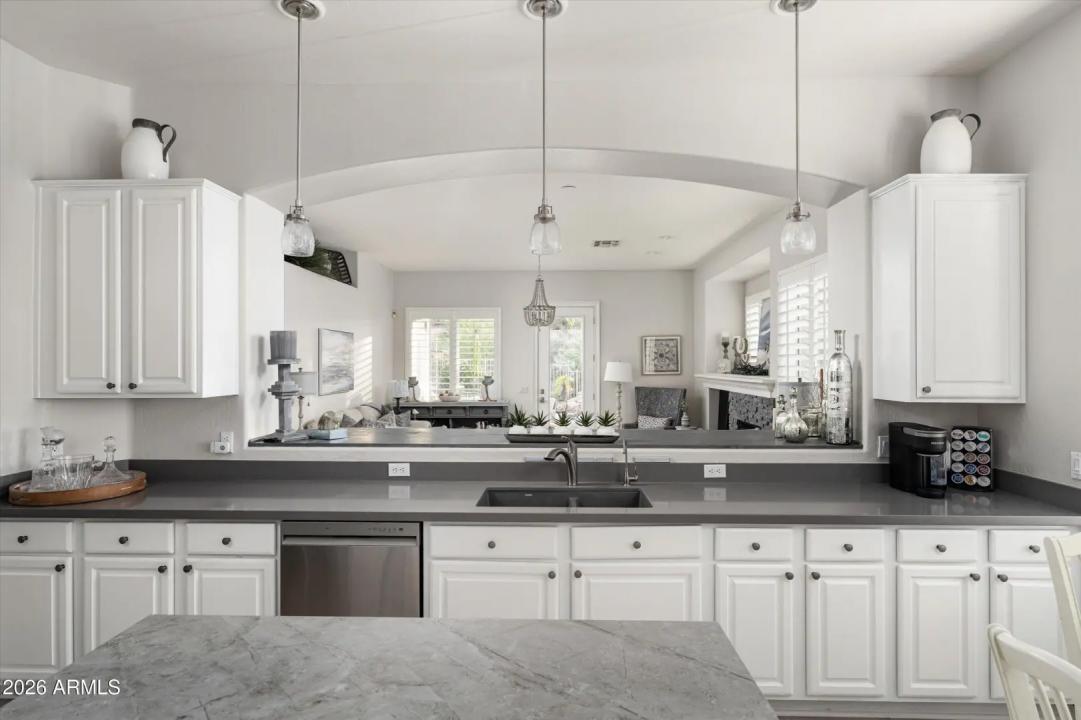 Real Estate Picture 9