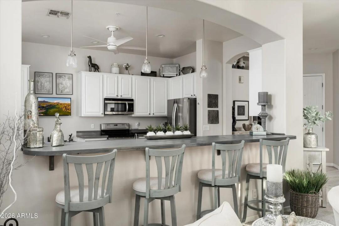 Real Estate Picture 11