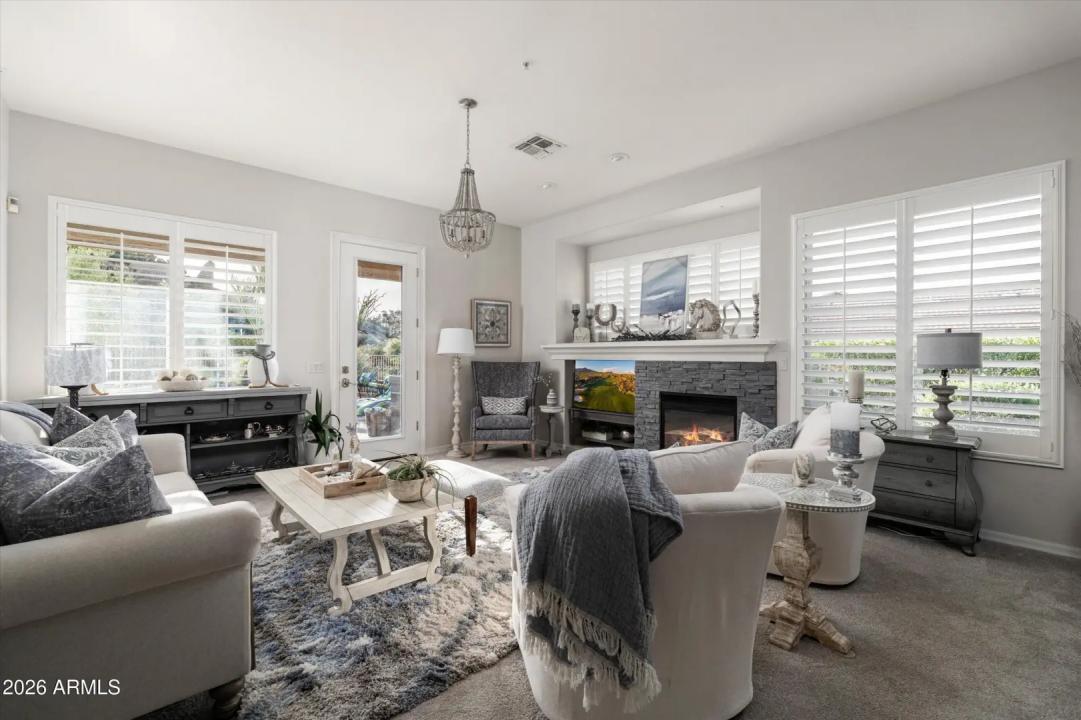 Real Estate Picture 12