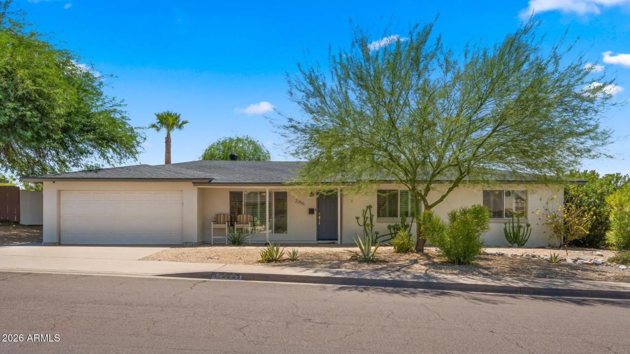 2255 E PIESTEWA PEAK Drive Phoenix AZ 85016