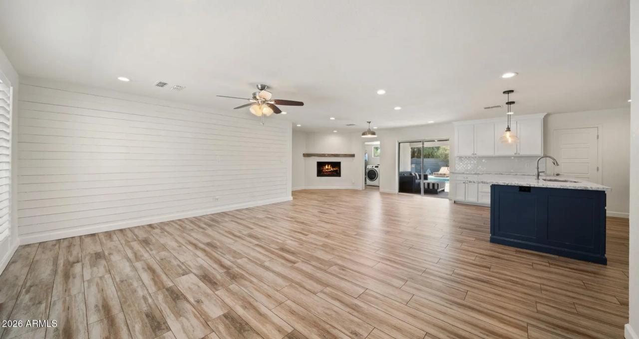 Real Estate Picture 3