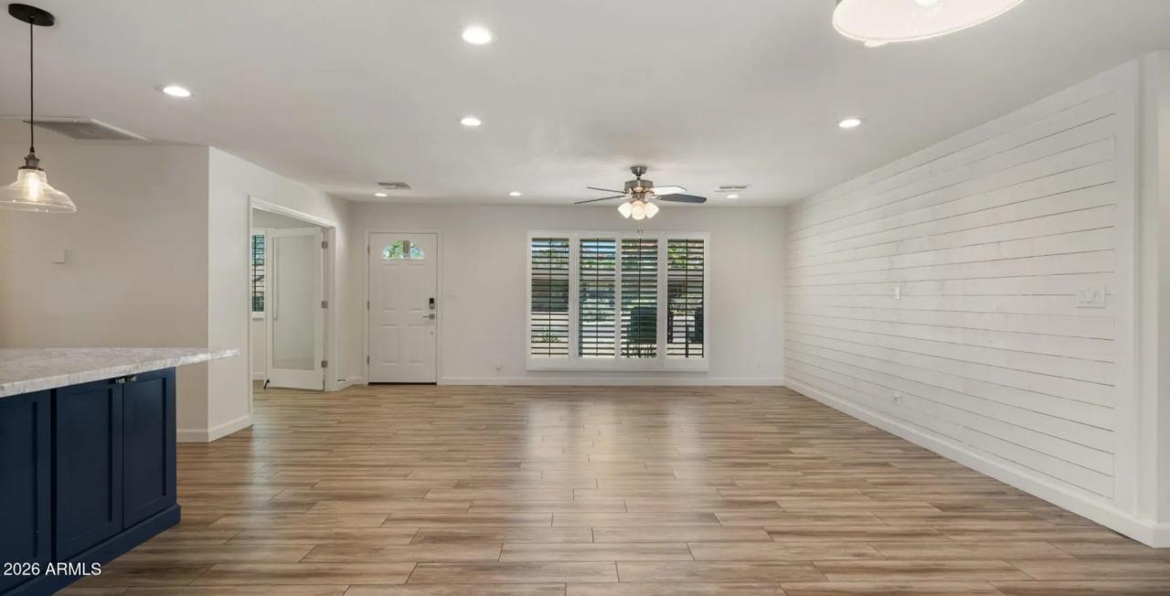 Real Estate Picture 4