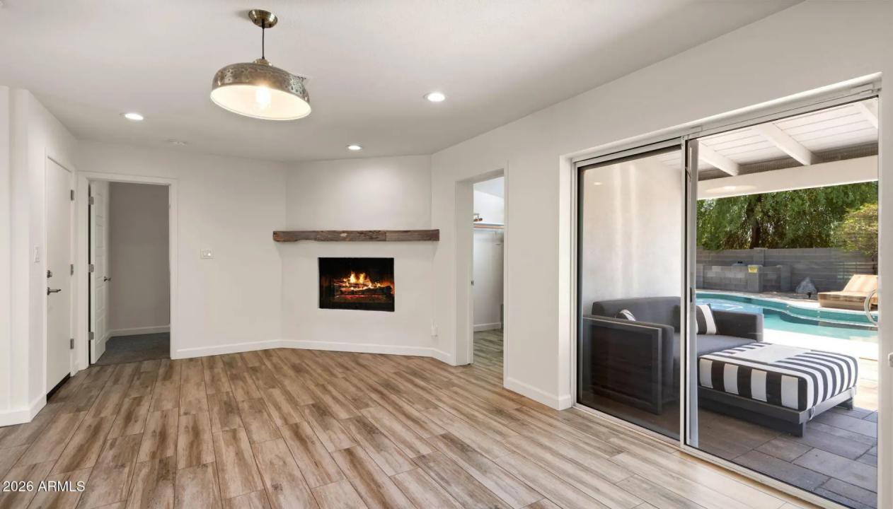 Real Estate Picture 5