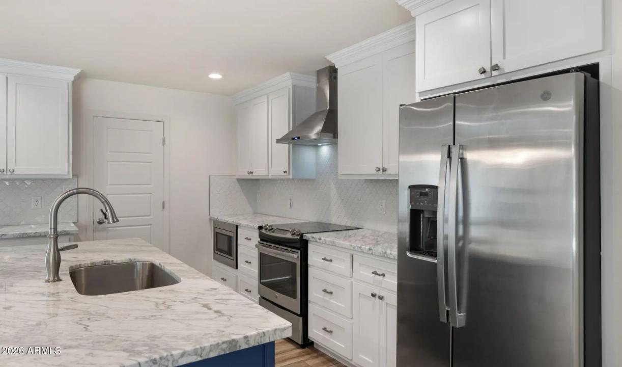 Real Estate Picture 9