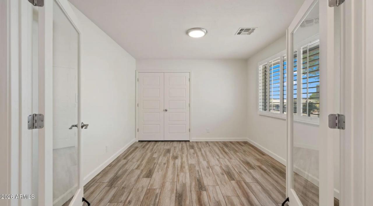 Real Estate Picture 12