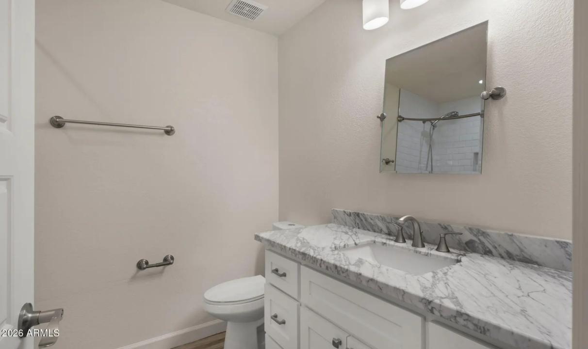 Real Estate Picture 16