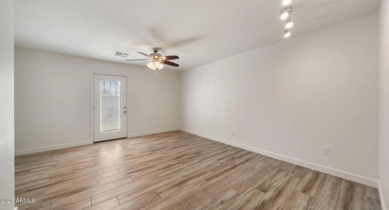 Real Estate Picture 18