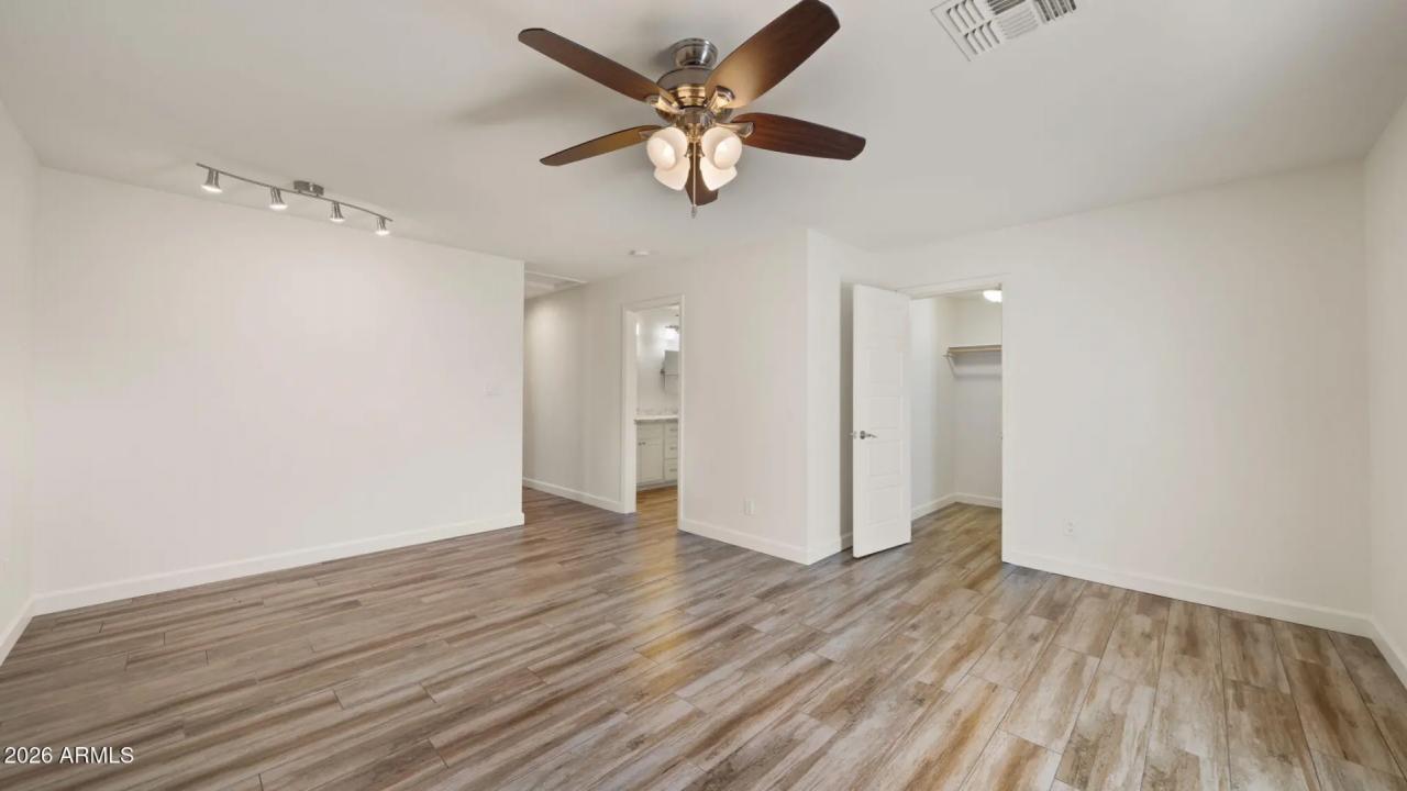 Real Estate Picture 19