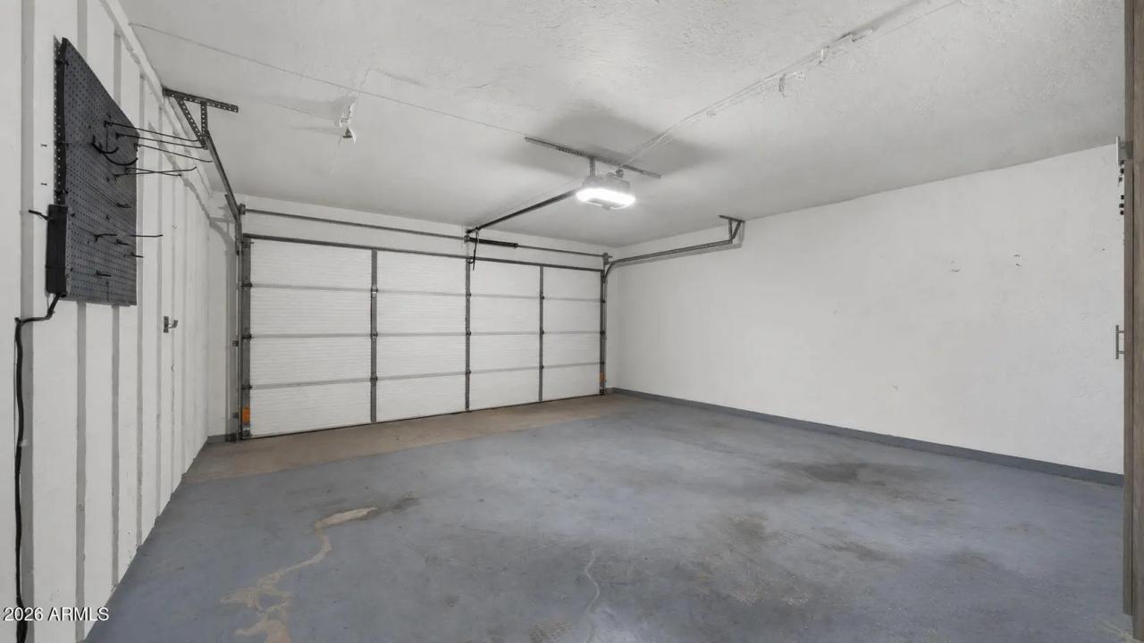Real Estate Picture 24