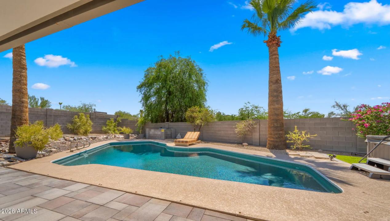 Real Estate Picture 25