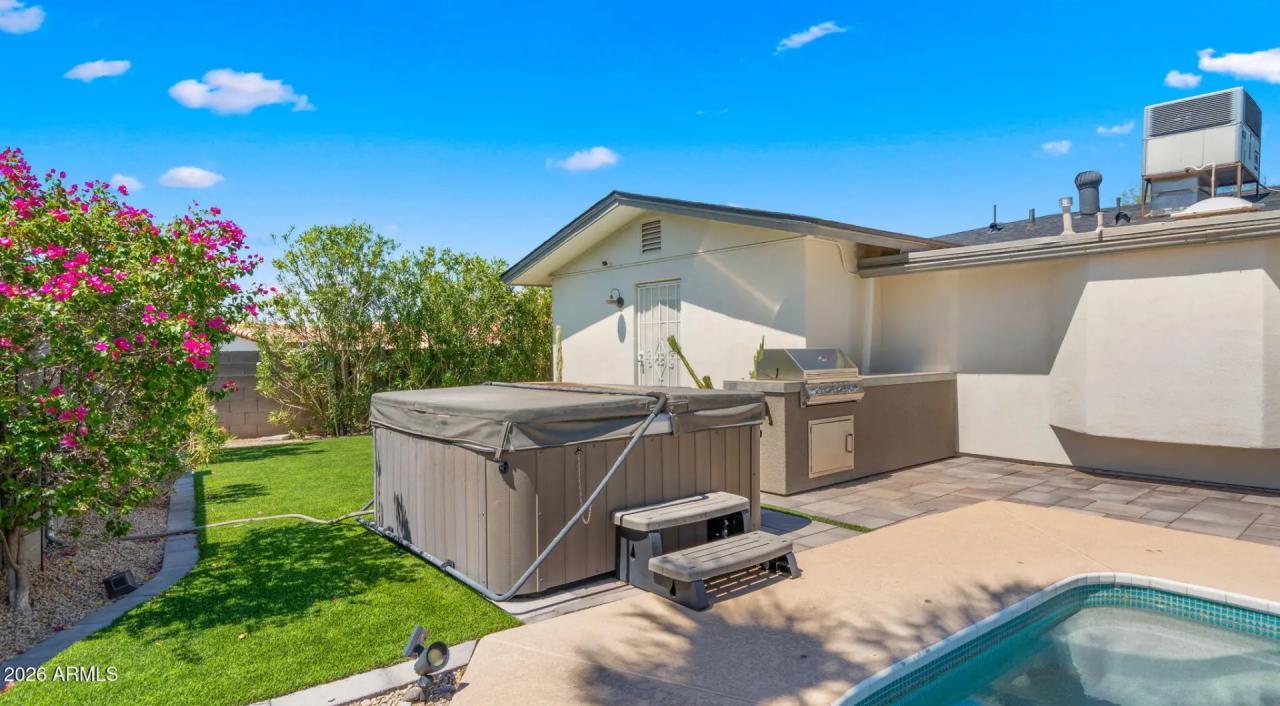 Real Estate Picture 28