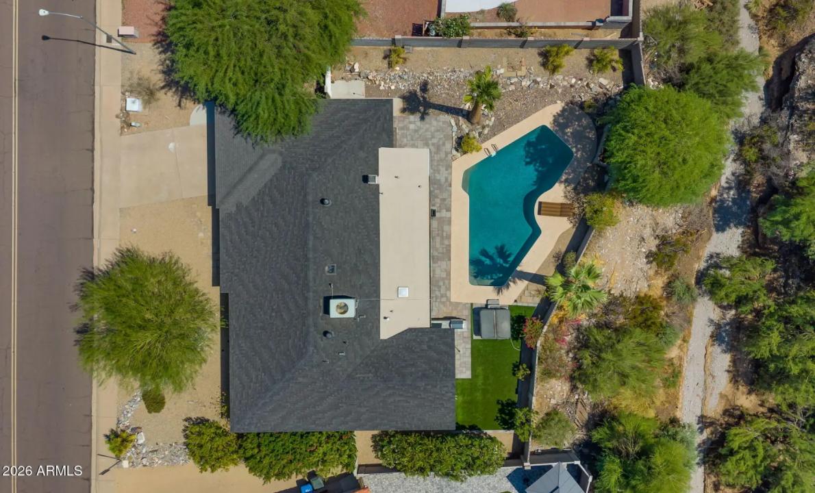 Real Estate Picture 30