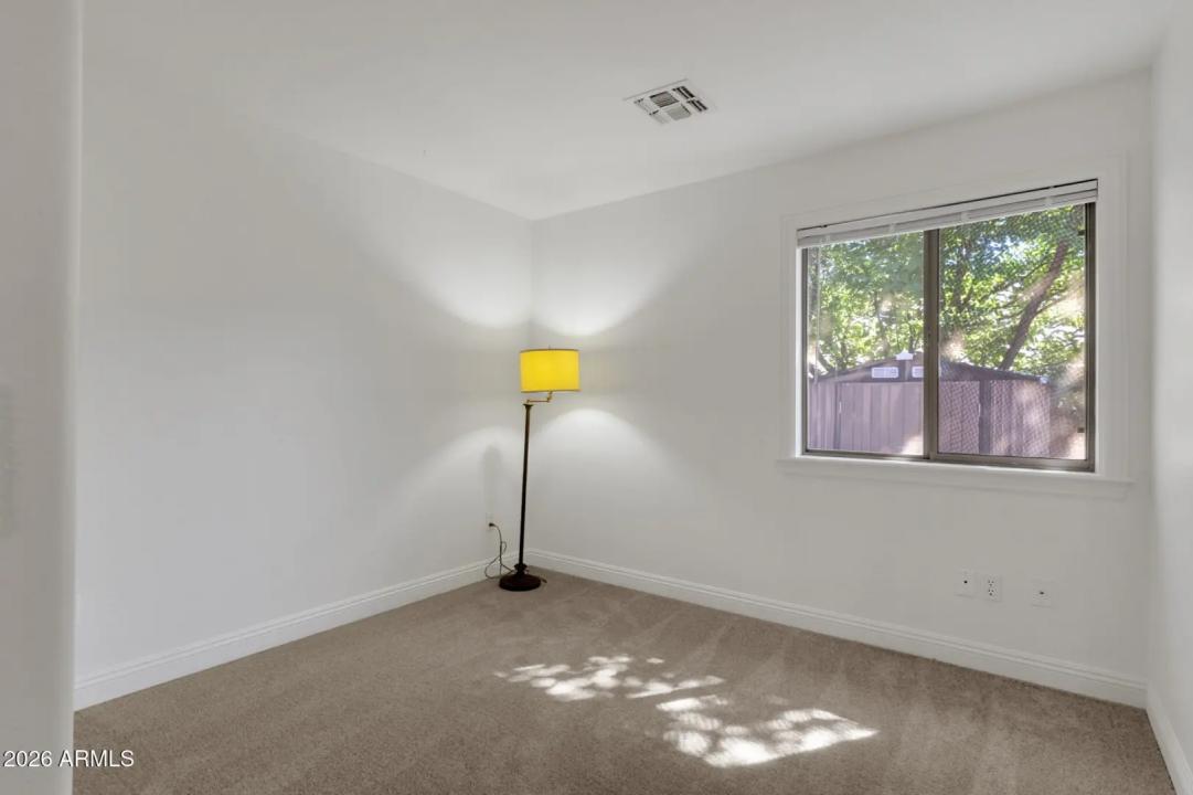 Real Estate Picture 24