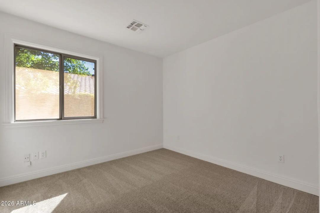 Real Estate Picture 26