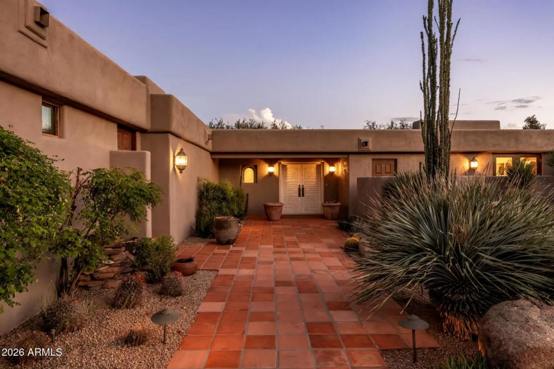 Real Estate Picture 12
