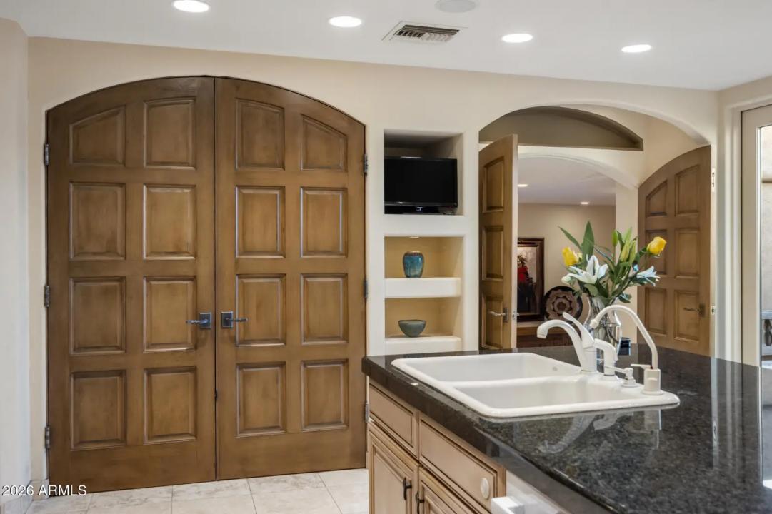 Real Estate Picture 22