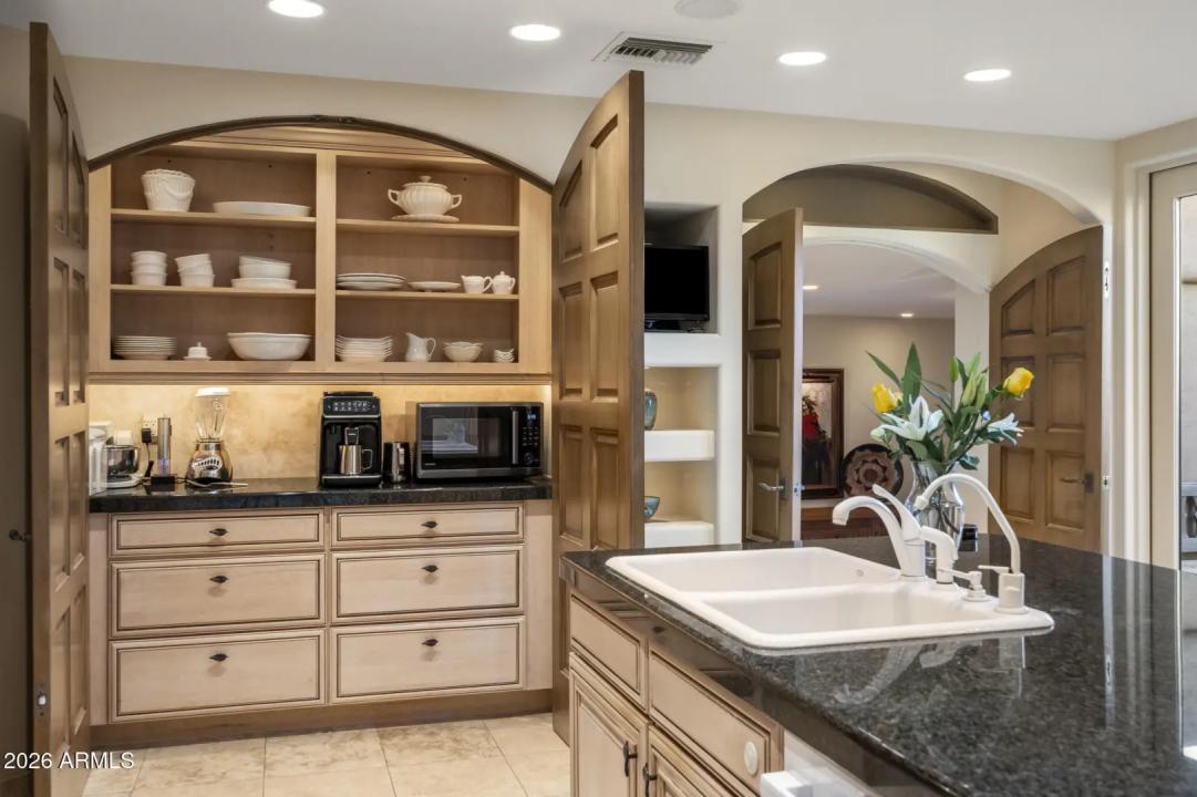 Real Estate Picture 23