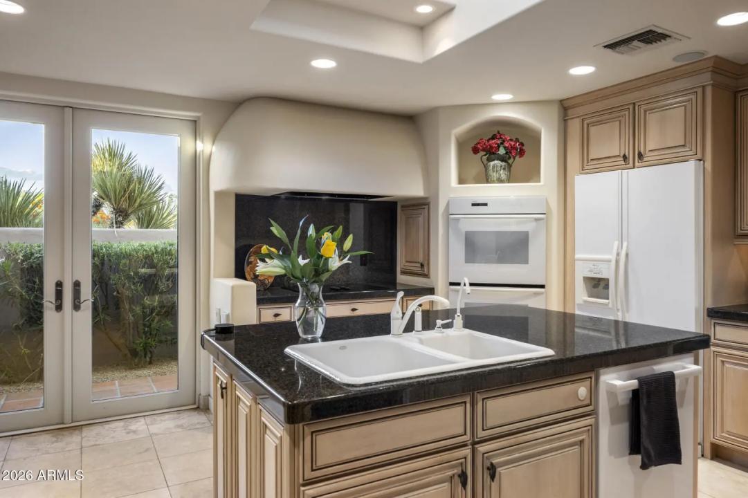 Real Estate Picture 24