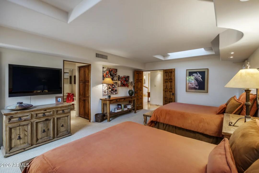 Real Estate Picture 33
