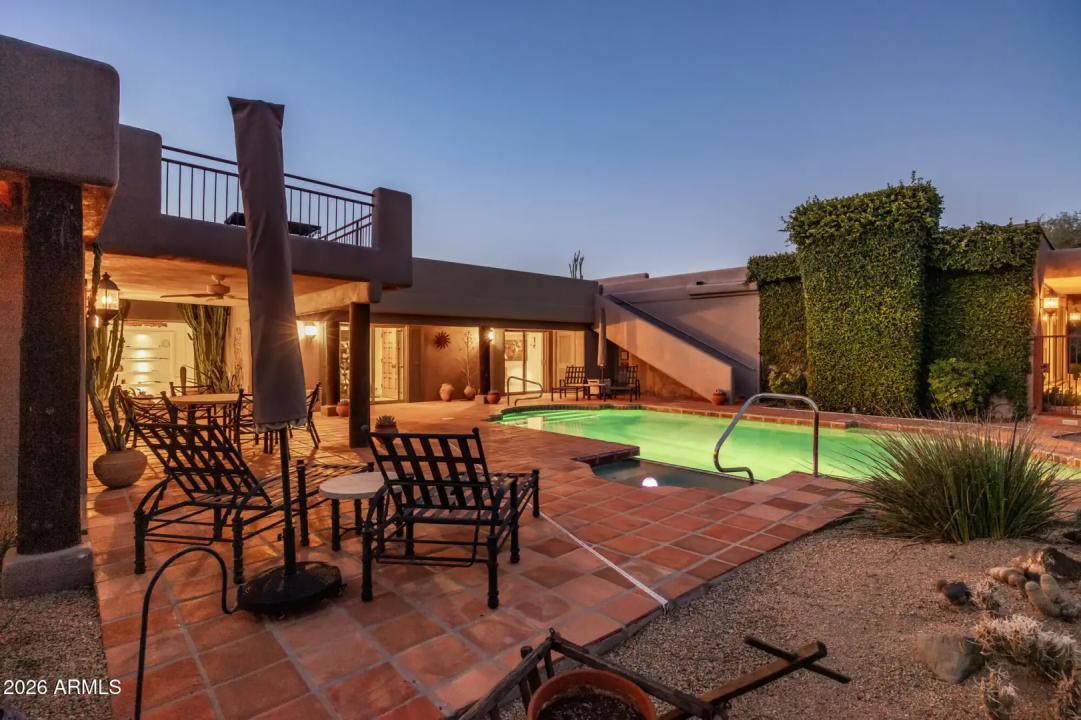Real Estate Picture 7