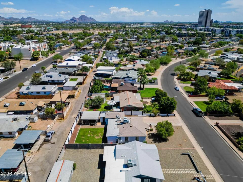 Real Estate Picture 29