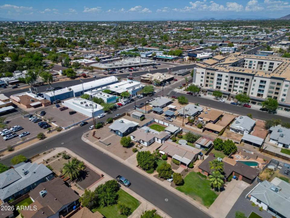 Real Estate Picture 33