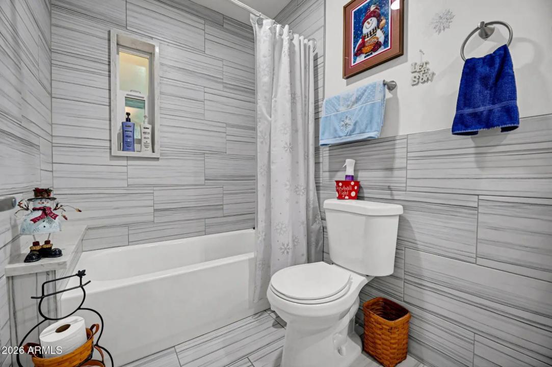 Real Estate Picture 16