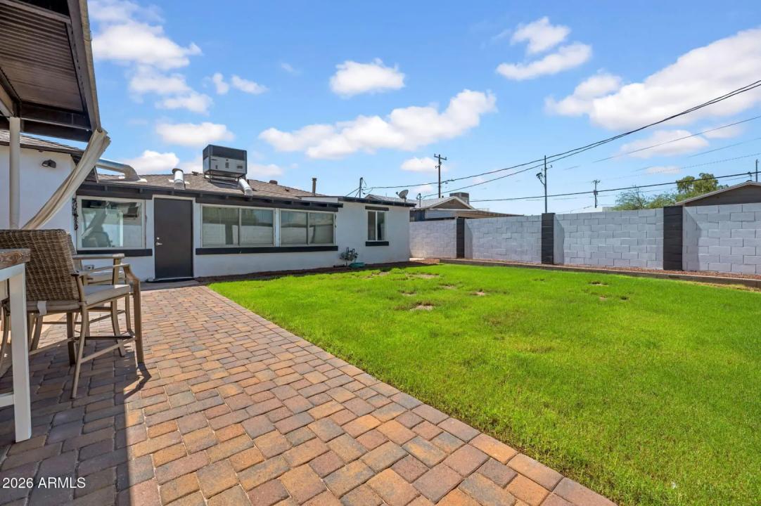 Real Estate Picture 25