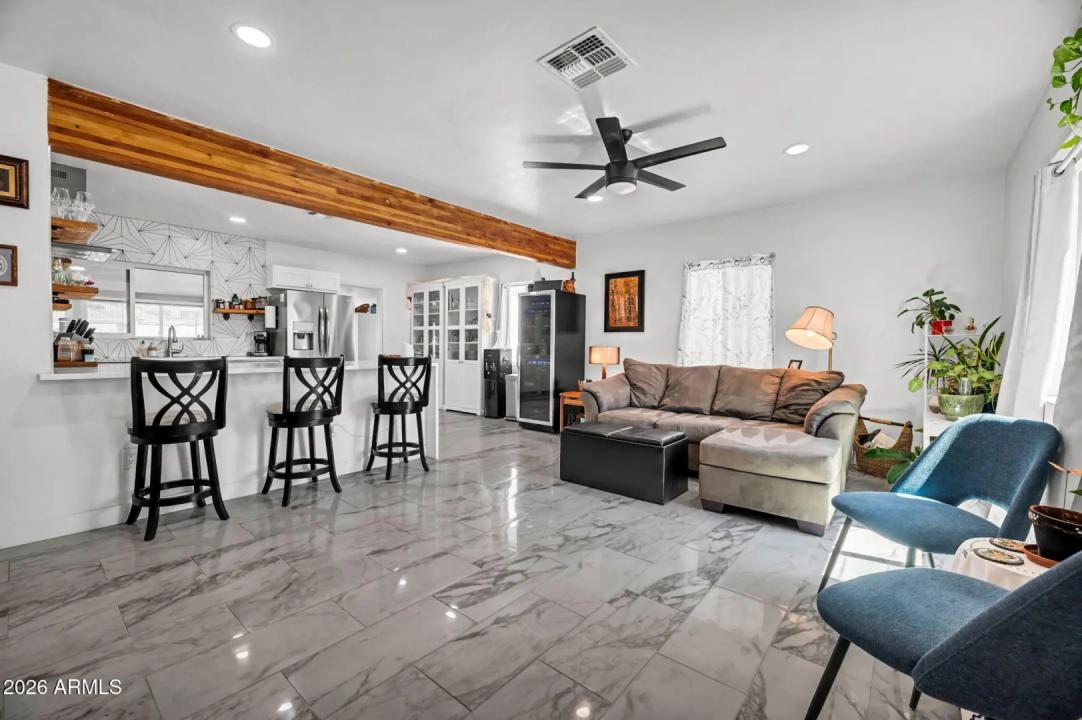 Real Estate Picture 7