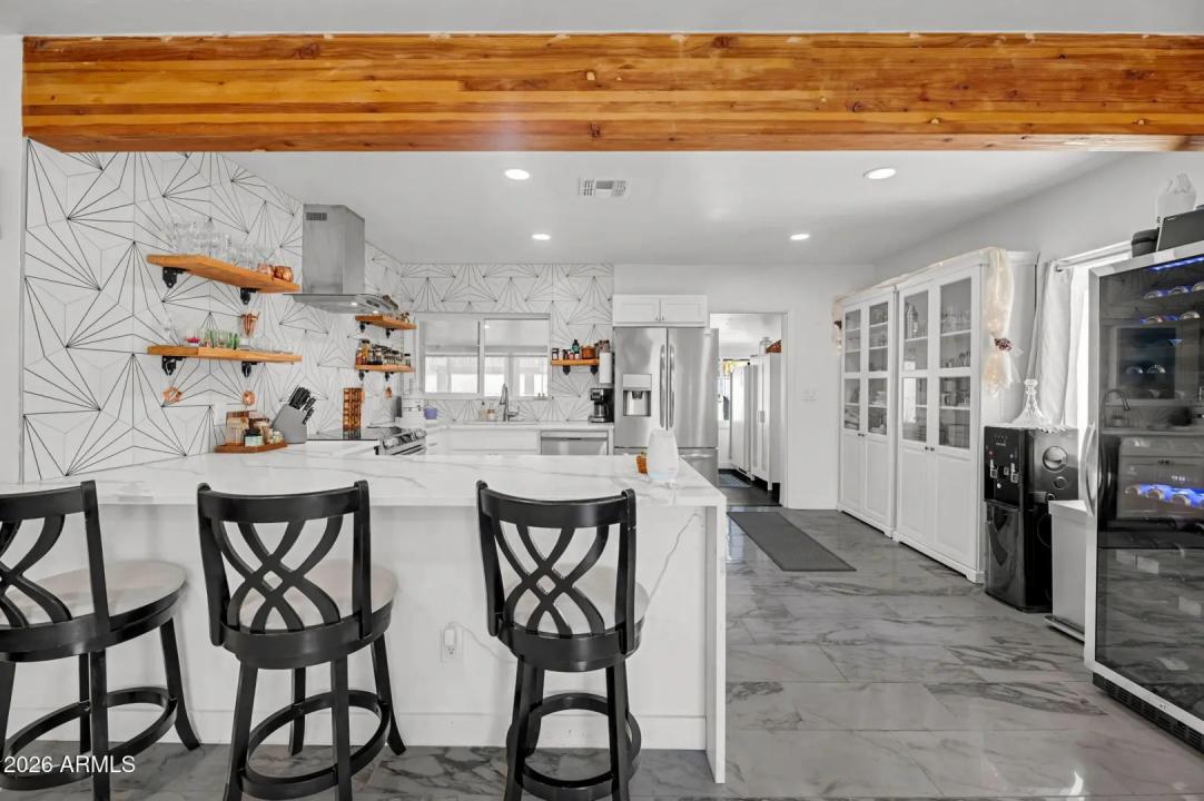Real Estate Picture 6