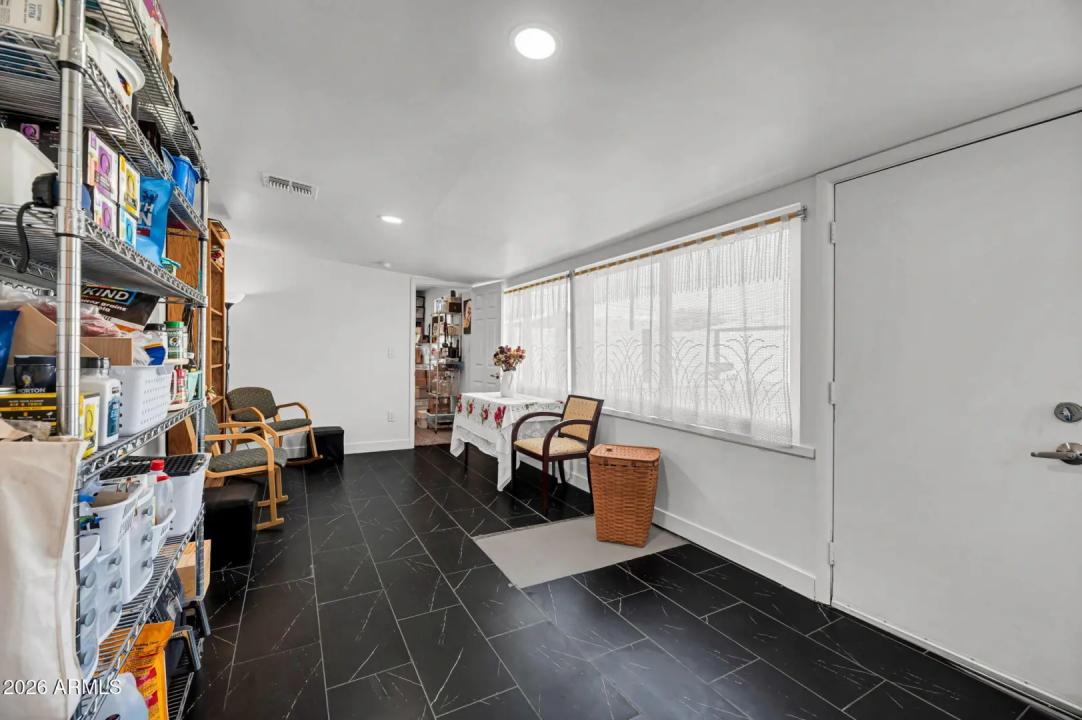 Real Estate Picture 18