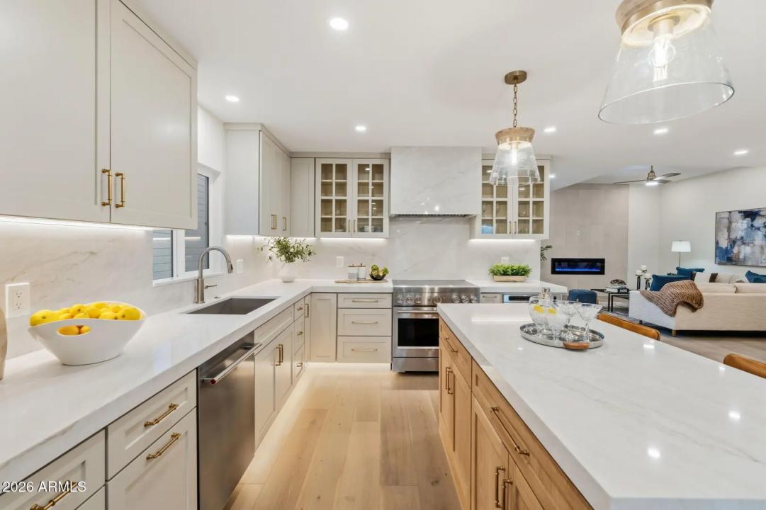 Real Estate Picture 5