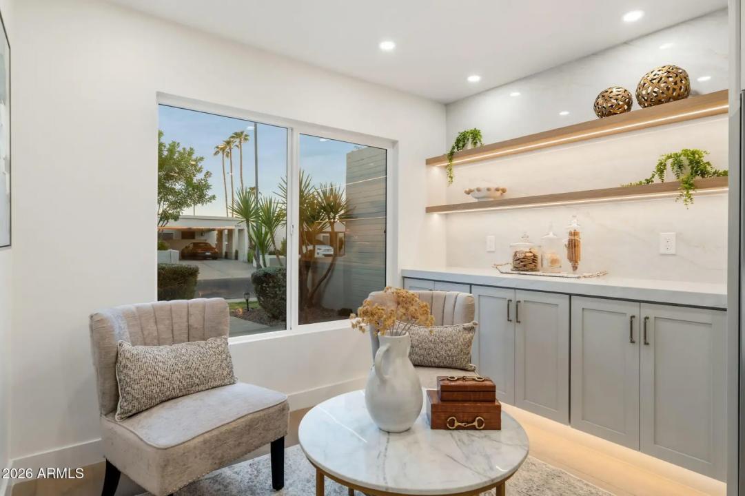 Real Estate Picture 6