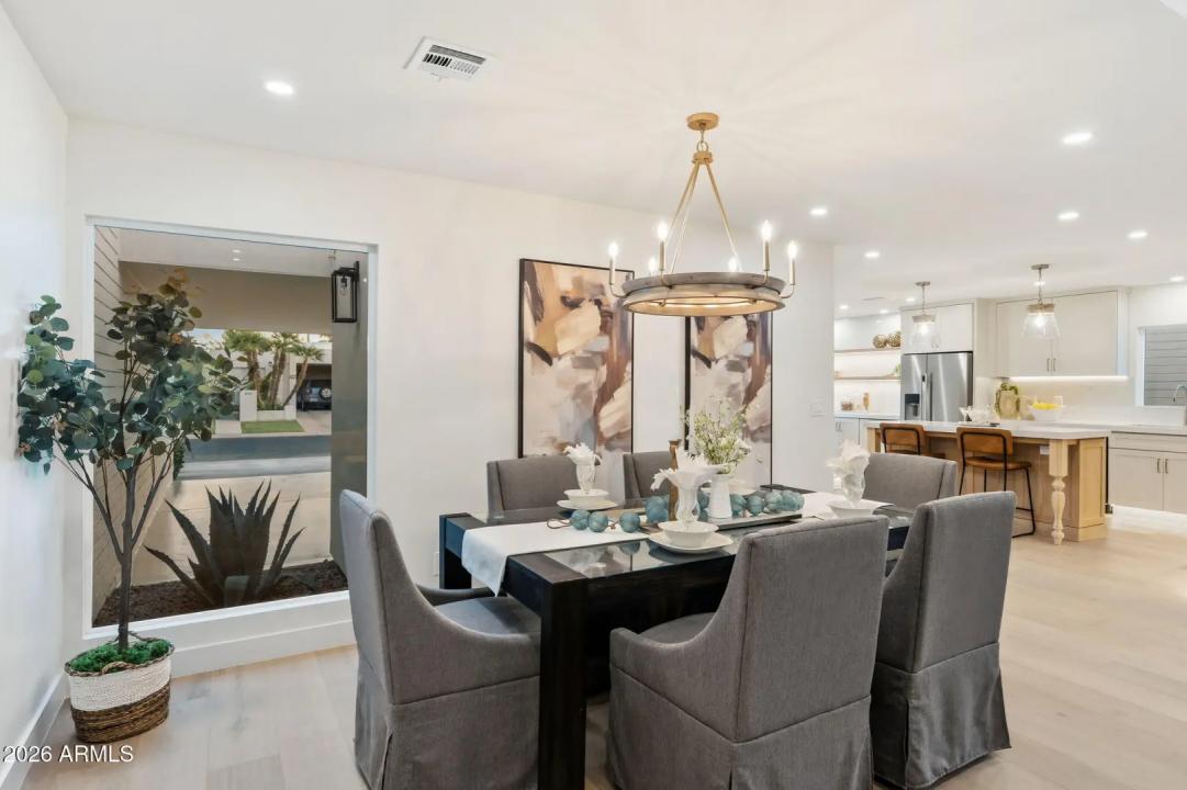 Real Estate Picture 7