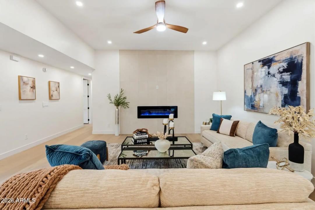 Real Estate Picture 9