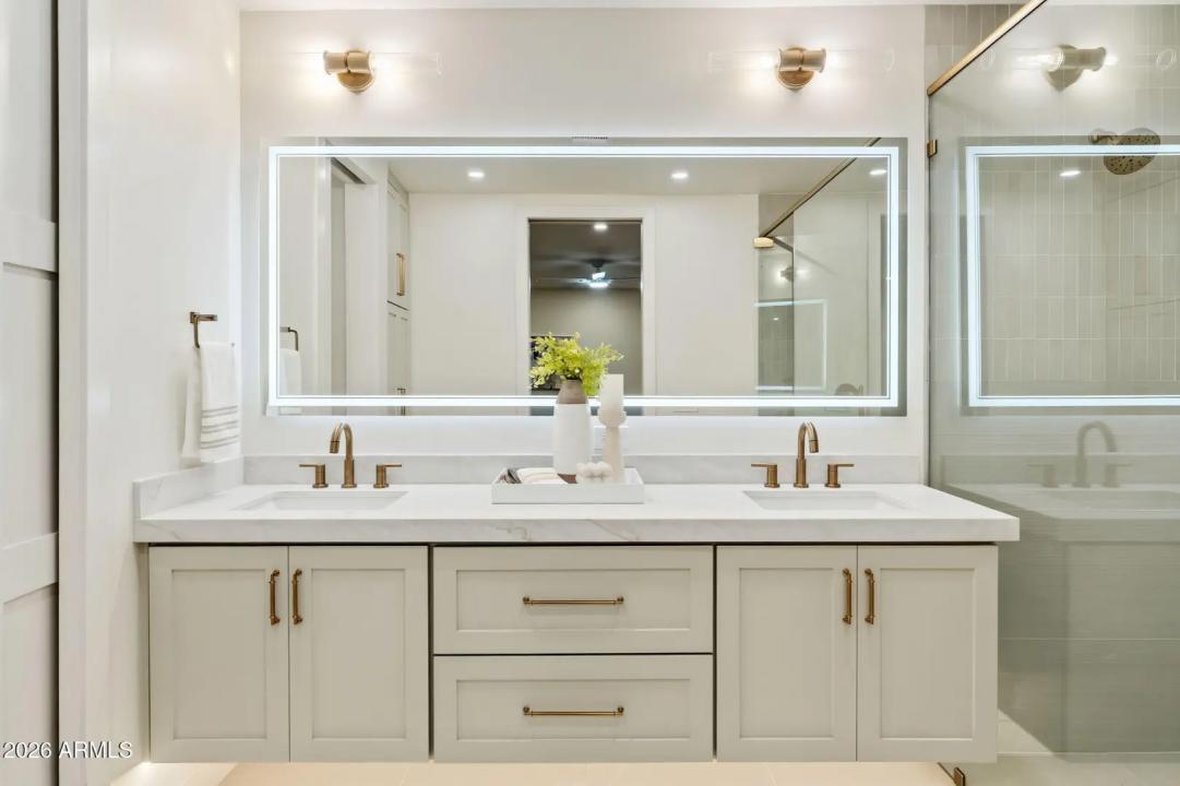Real Estate Picture 13