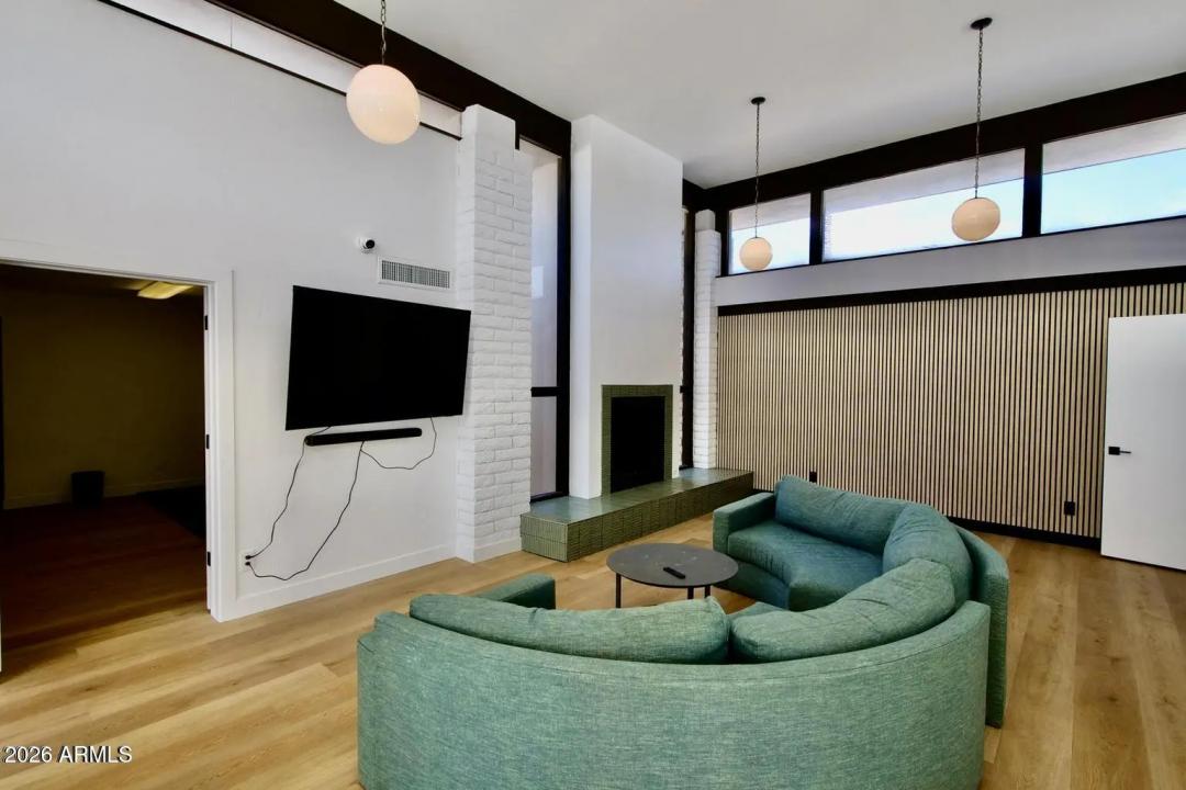 Real Estate Picture 22