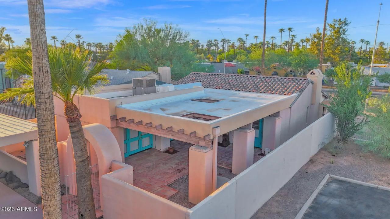 Real Estate Picture 8