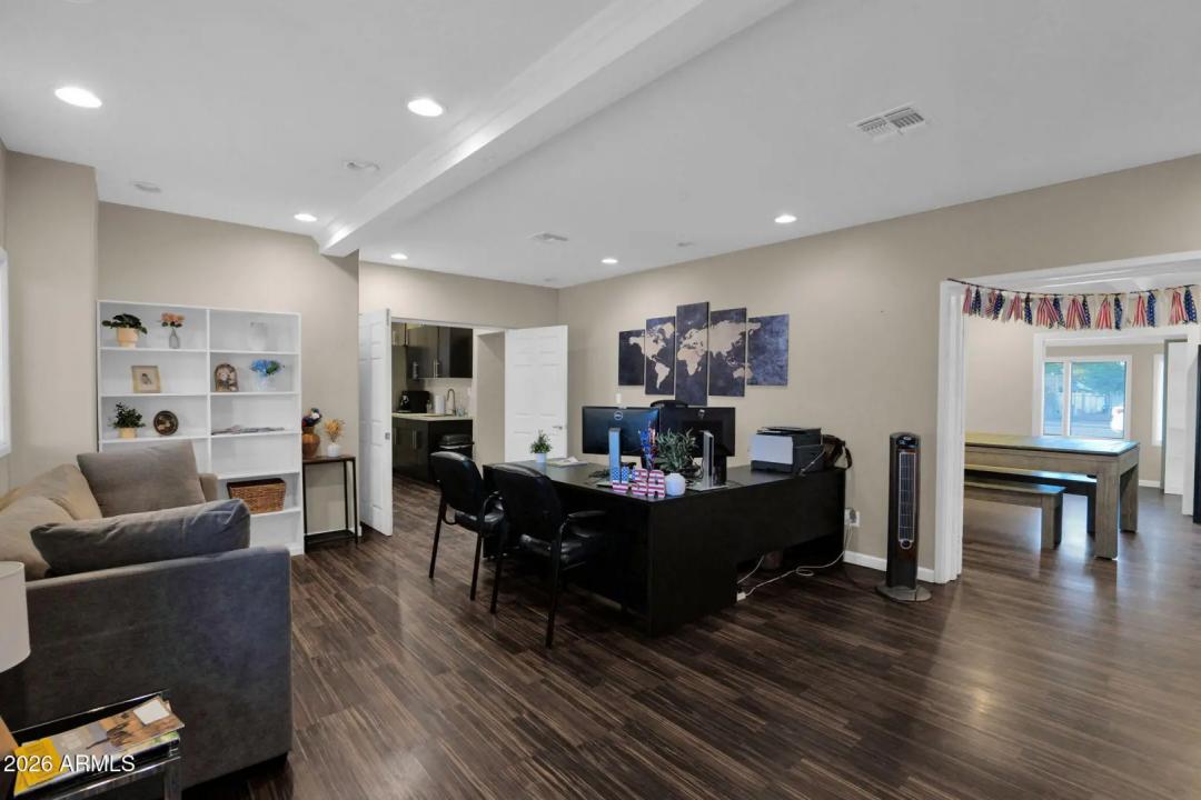Real Estate Picture 9