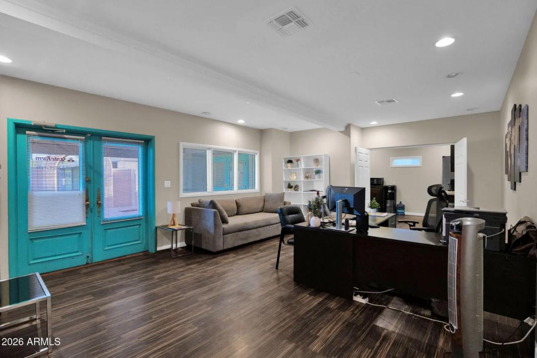 Real Estate Picture 10