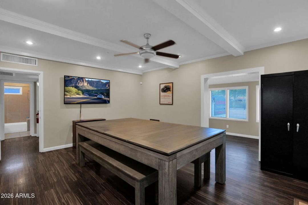 Real Estate Picture 11