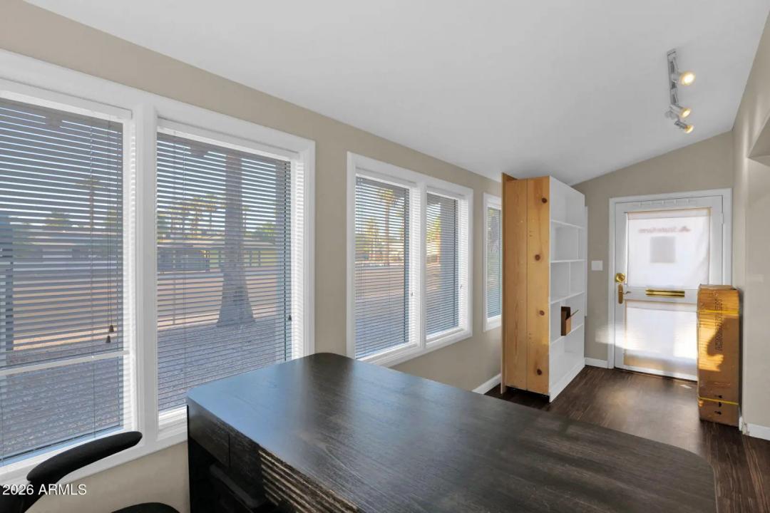 Real Estate Picture 15