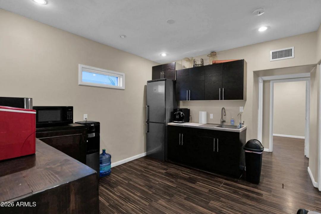 Real Estate Picture 19