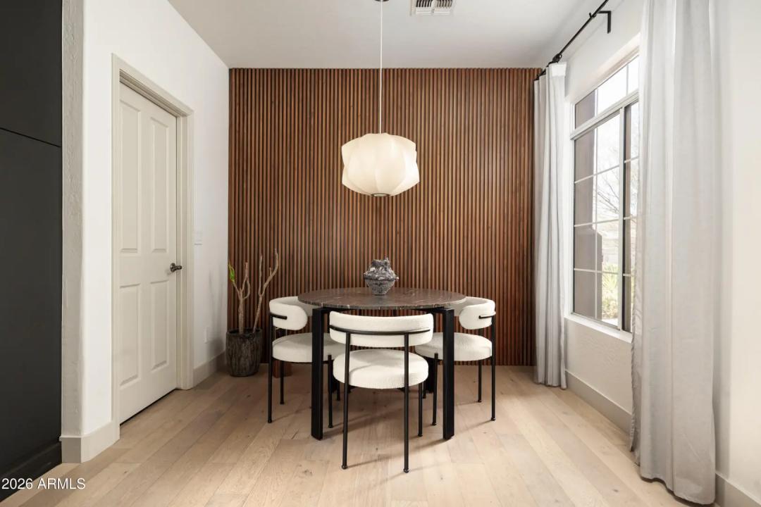 Real Estate Picture 7