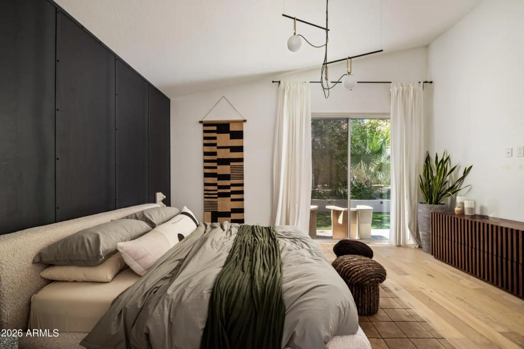 Real Estate Picture 15